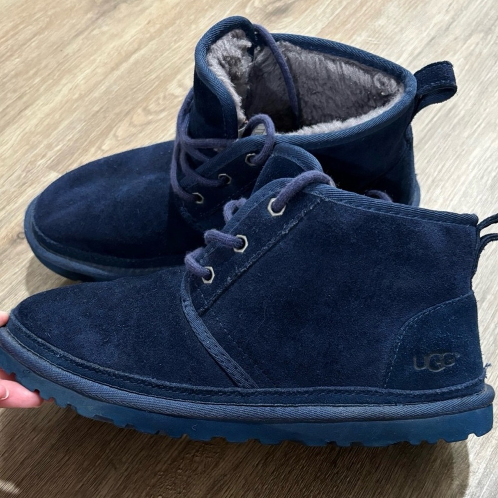 Navy blue UGG neumel. Size 8.